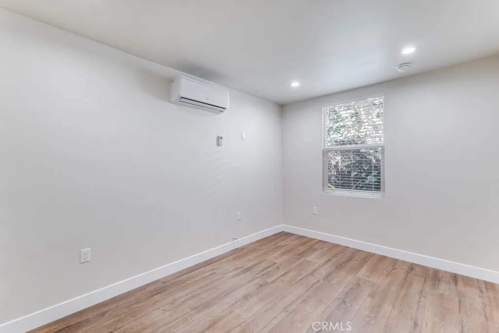 2756 W 15th Street, Los Angeles, California 90006 home-pic-23